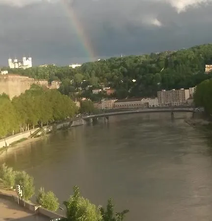 شقة Cocon Au Pied De La Croix Rousse ليون